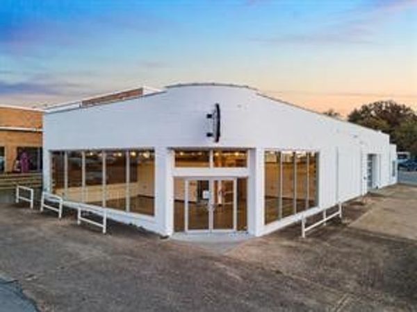 506 E Main Street , Siloam Springs, AR 72761