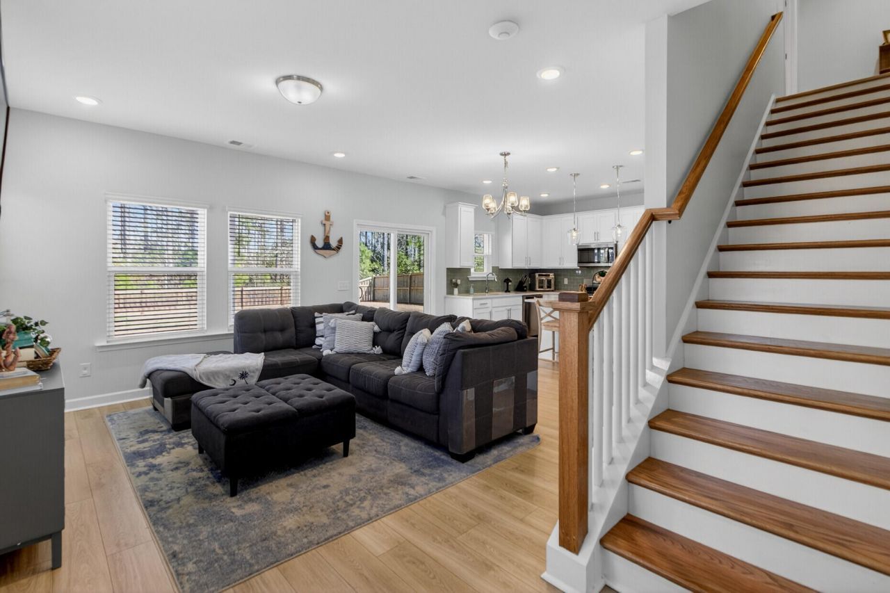 502 Sarno Way Photo 12