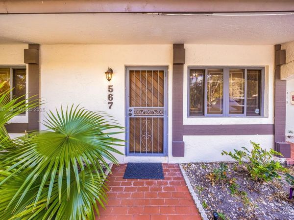 567 NE 199th Ter, Unit 1S, Miami, FL 33179