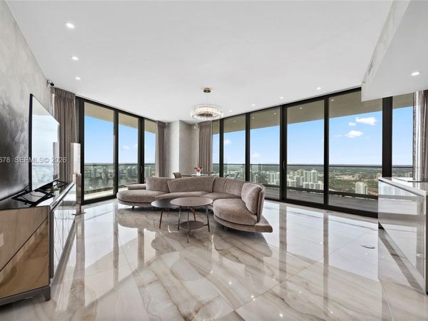 18975 Collins Ave, Unit 4505, Sunny Isles Beach, FL 33160