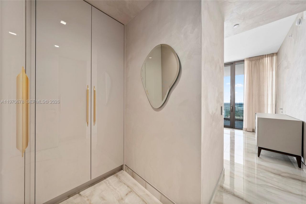 18975 Collins Ave, Unit 4505, Sunny Isles Beach, FL 33160 Photo