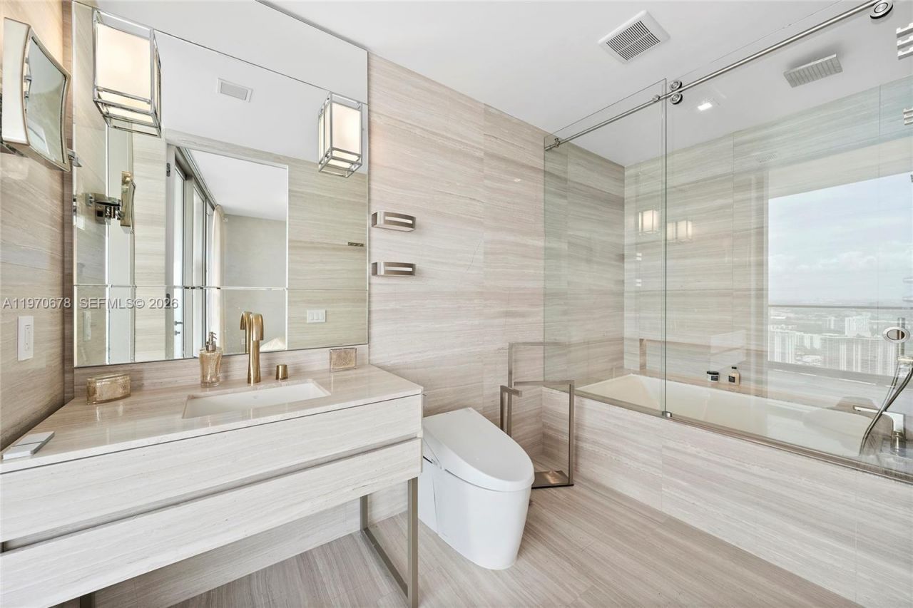 18975 Collins Ave , Unit 4505, Sunny Isles Beach, FL 33160 Photo