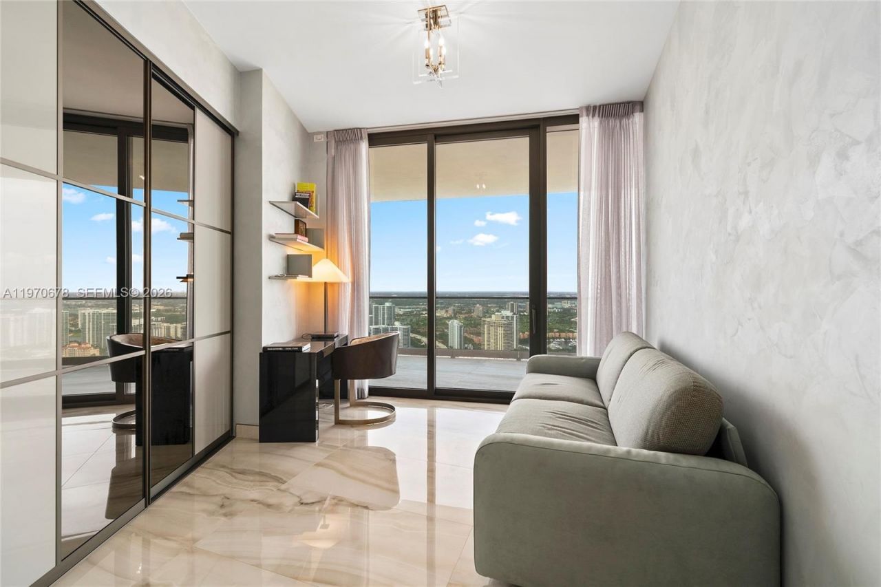 18975 Collins Ave , Unit 4505, Sunny Isles Beach, FL 33160 Photo