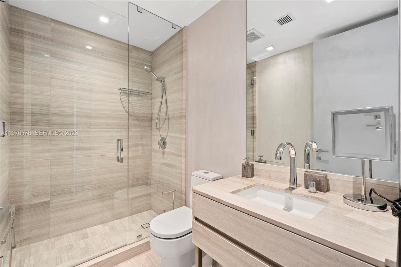 18975 Collins Ave, Unit 4505, Sunny Isles Beach, FL 33160 Photo