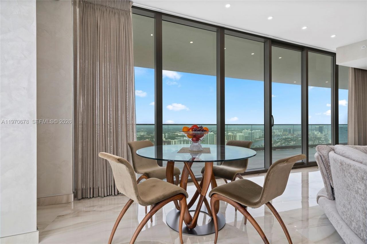 18975 Collins Ave, Unit 4505, Sunny Isles Beach, FL 33160 Photo