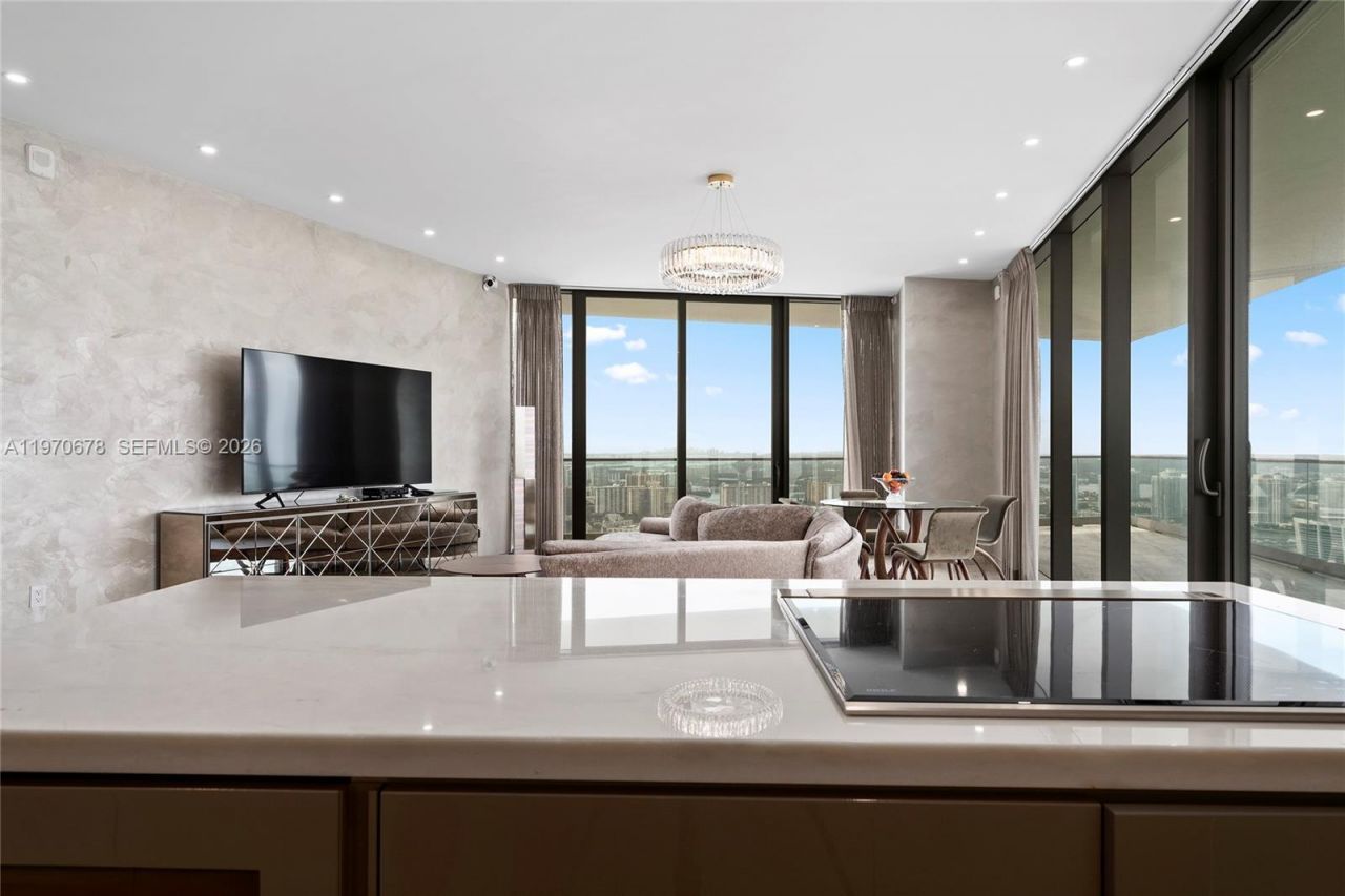 18975 Collins Ave, Unit 4505, Sunny Isles Beach, FL 33160 Photo