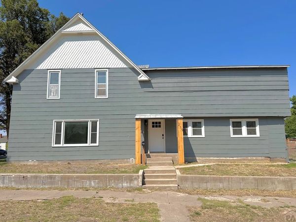 219 W 6th St, La Junta, CO 81050