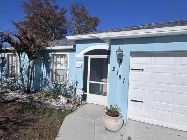 2181 SW Larchmont Lane, Port Saint Lucie, FL 34984