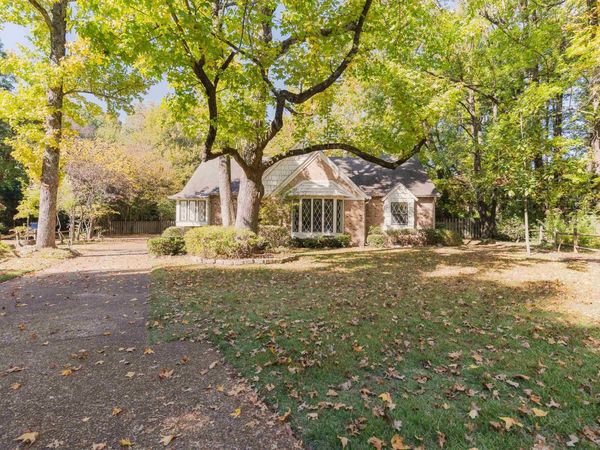 8285 N MONTEGO PL, Memphis, TN 38016