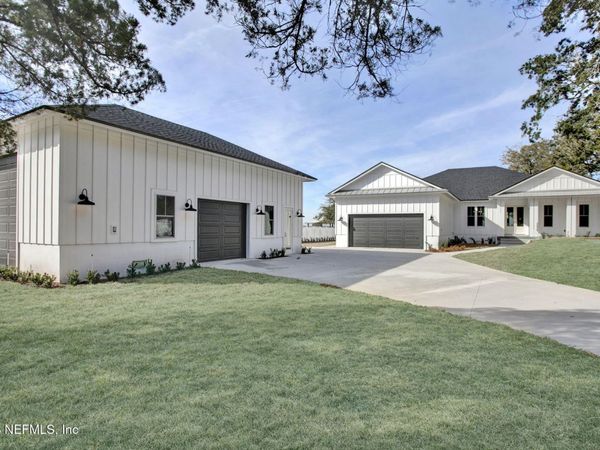 15936 SHARK Road W, Jacksonville, FL 32226