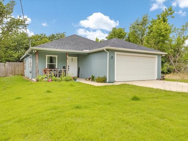 311 W Oak Street, Whitewright, TX 75491