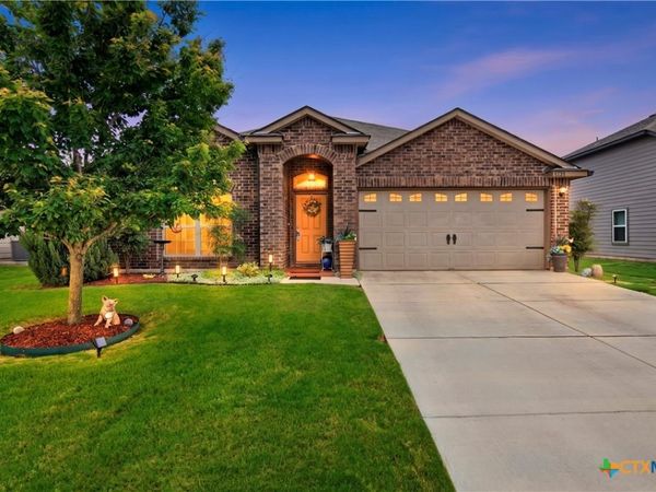 1321 W Nolte Farms Road, Seguin, TX 78155