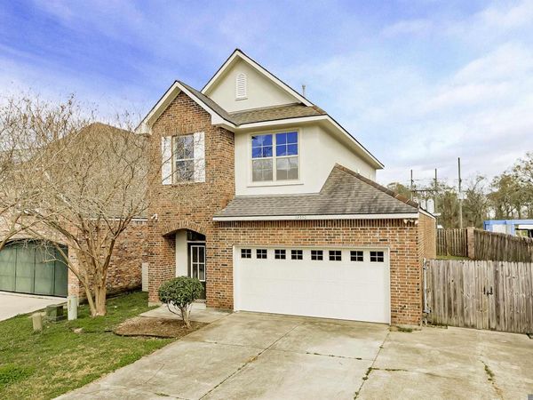 39350 St Charles Ave, Gonzales, LA 70737