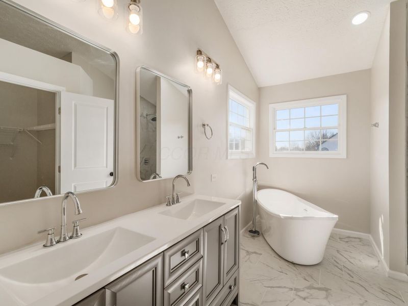 7495 Creek Court, Canal Winchester, OH 43110 Photo 24