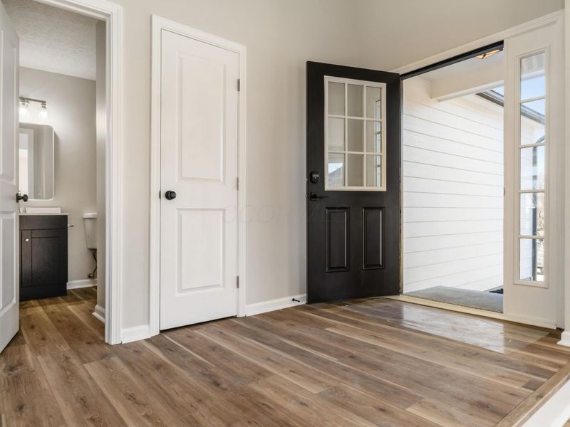 7495 Creek Court, Canal Winchester, OH 43110 Photo 6