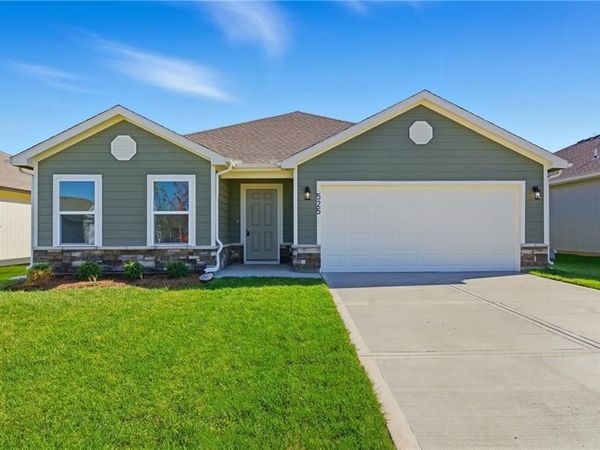 20214 W 195th Street, Spring Hill, KS 66083
