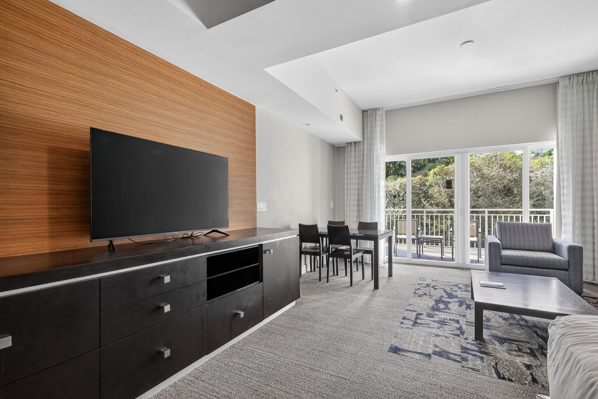 5300 NW 87th Avenue, Unit 1215, Doral, FL 33178 Photo