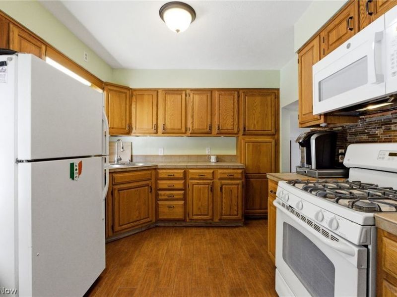 9278 Liberty Road, Twinsburg, OH 44087 Photo 6