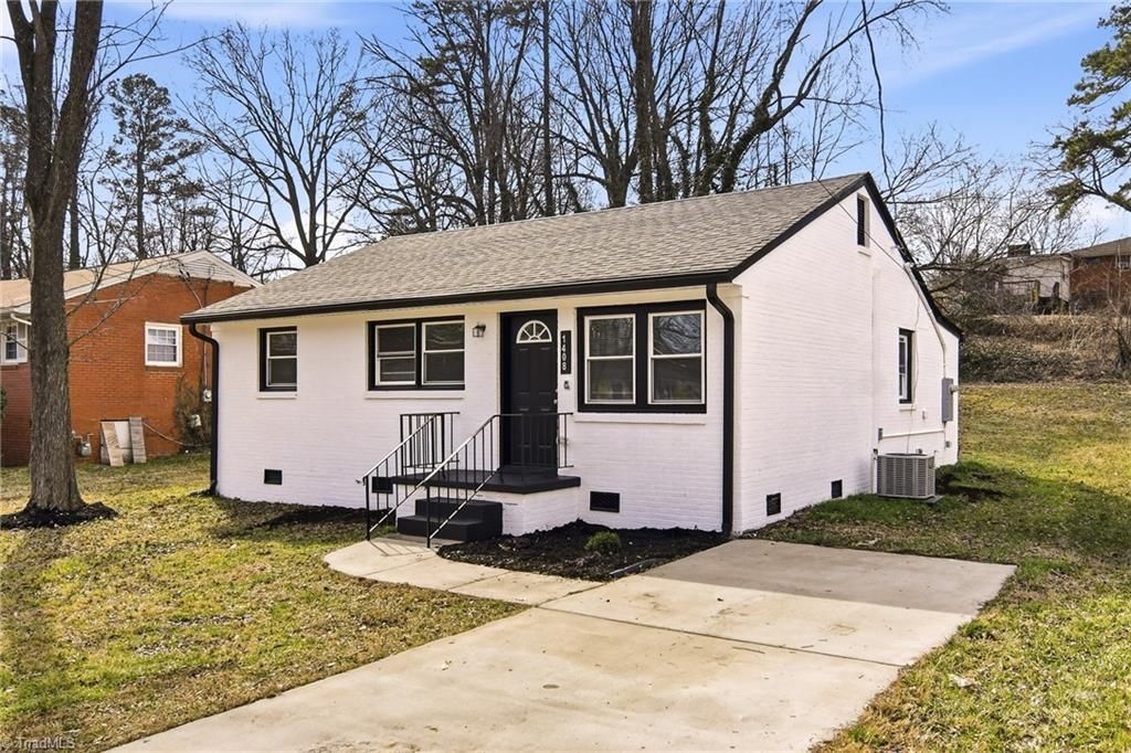 1408 Willow Road, Greensboro, NC 27401 Main Photo