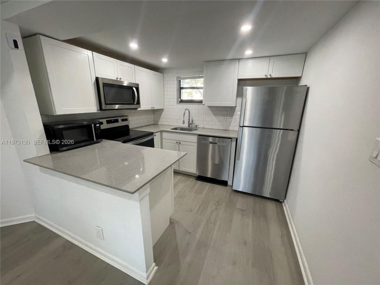 8290 Lake Dr , Unit 116, Doral, FL 33166 Photo