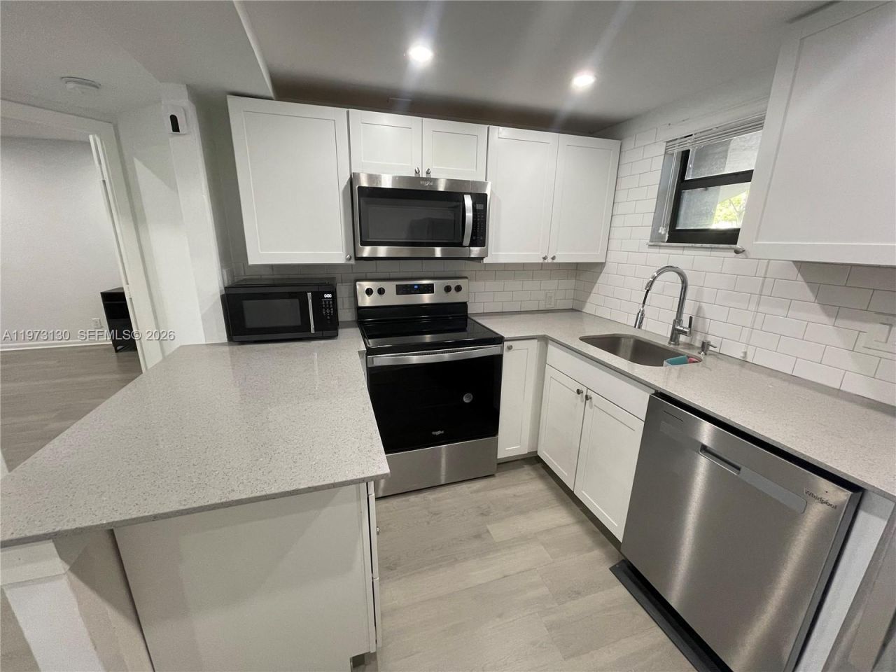 8290 Lake Dr , Unit 116, Doral, FL 33166 Photo