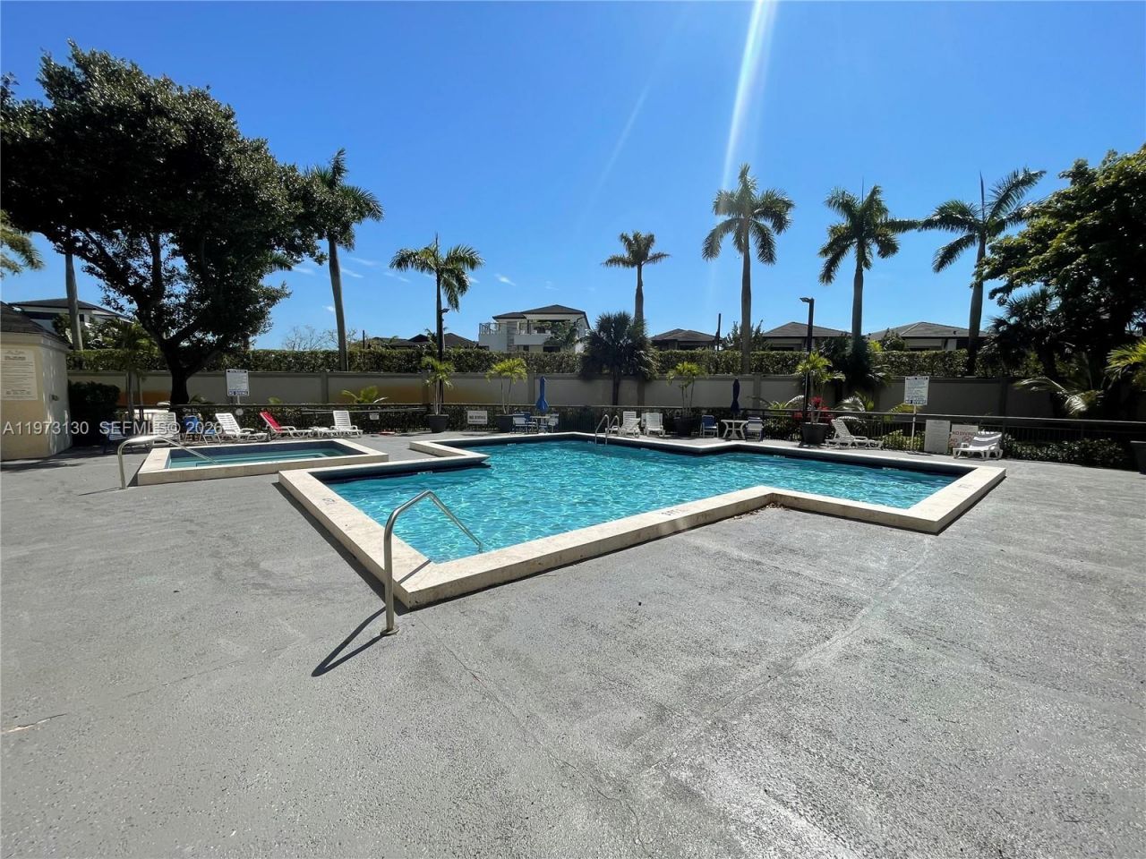 8290 Lake Dr , Unit 116, Doral, FL 33166 Photo