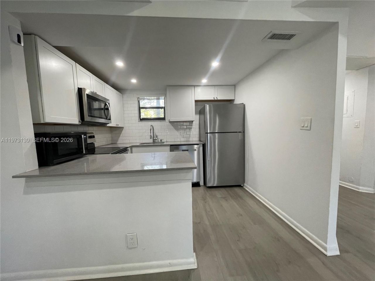 8290 Lake Dr , Unit 116, Doral, FL 33166 Photo