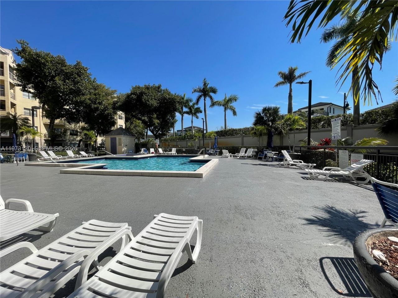 8290 Lake Dr , Unit 116, Doral, FL 33166 Photo