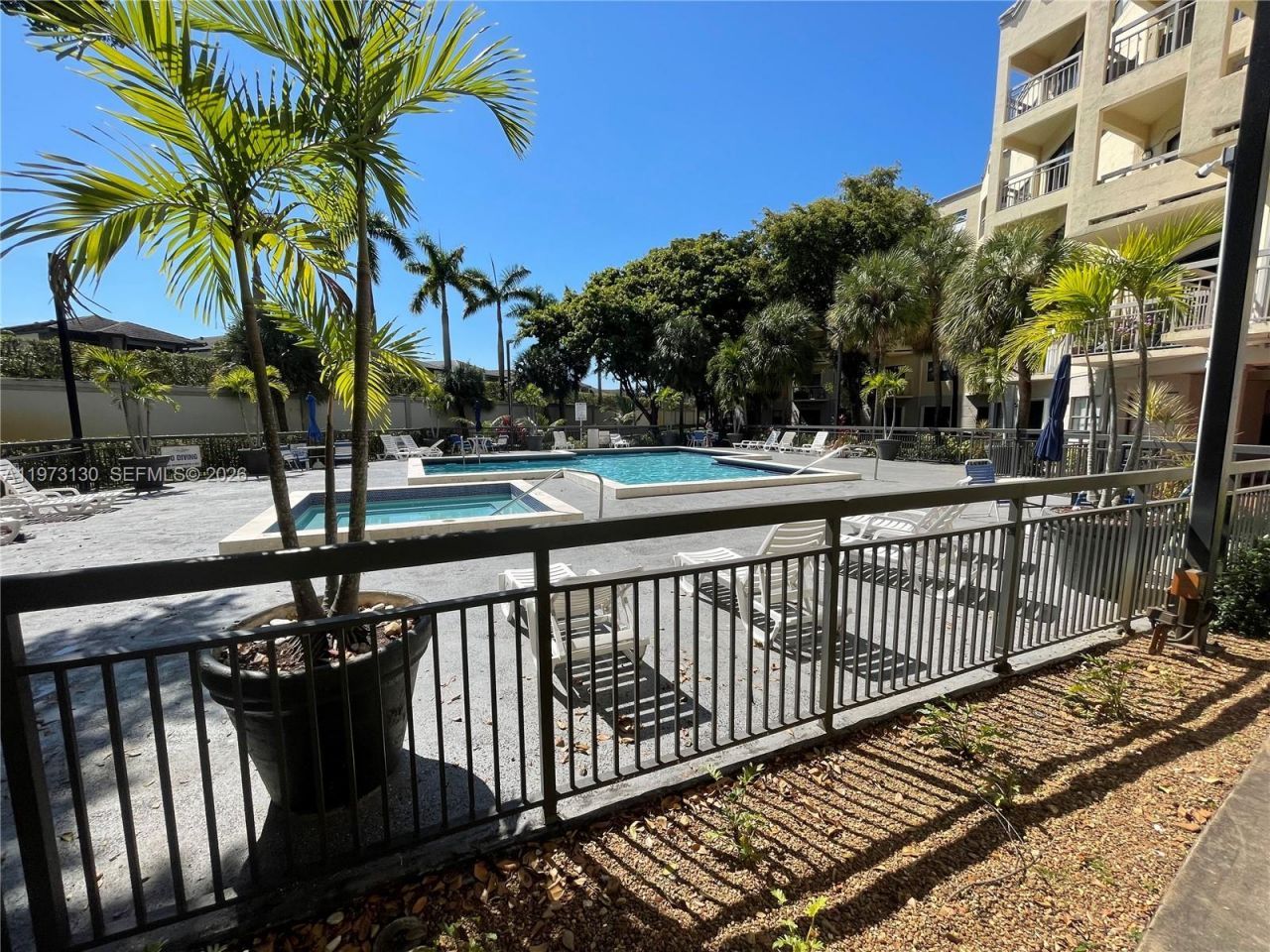 8290 Lake Dr , Unit 116, Doral, FL 33166 Photo