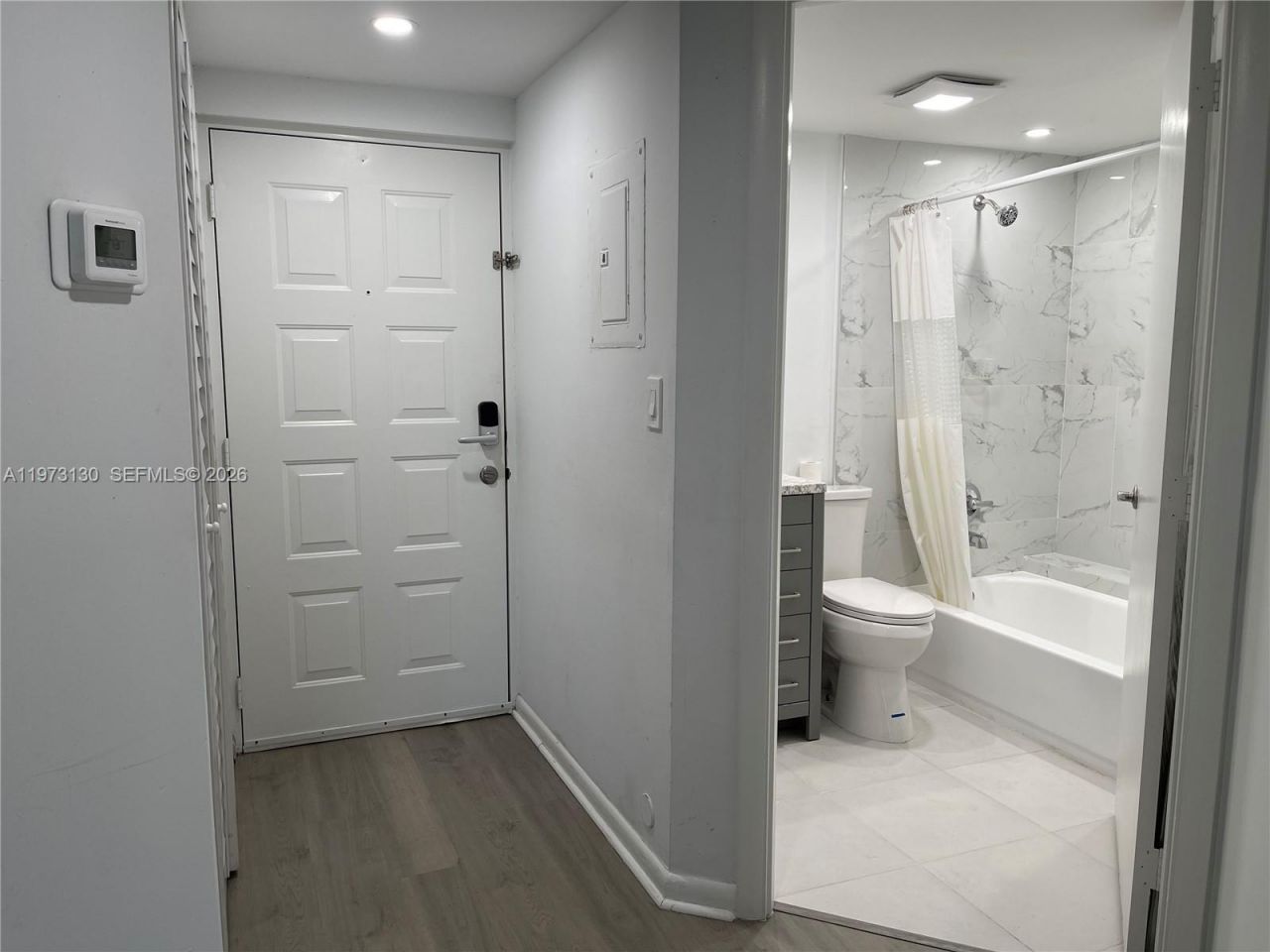 8290 Lake Dr , Unit 116, Doral, FL 33166 Photo