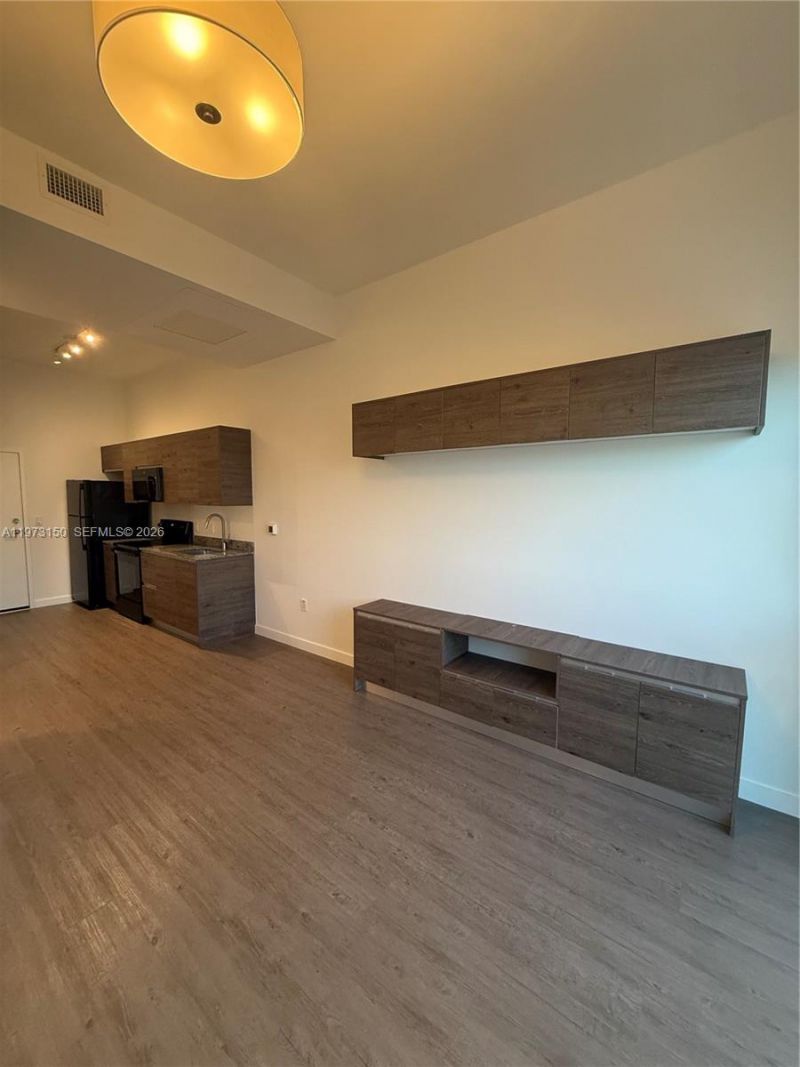 61 NW 37th Ave, Unit 0414, Miami, FL 33125 Photo