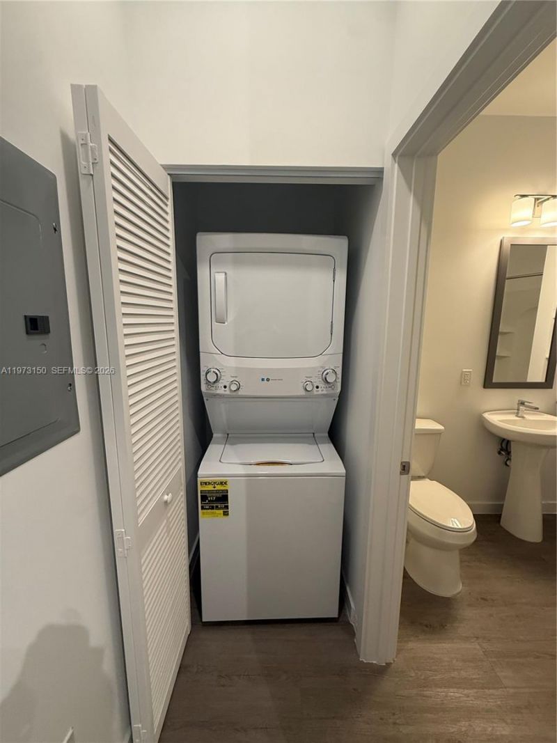 61 NW 37th Ave, Unit 0414, Miami, FL 33125 Photo