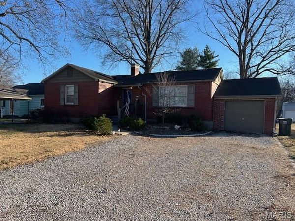 904 S Mill Street, New Athens, IL 62264