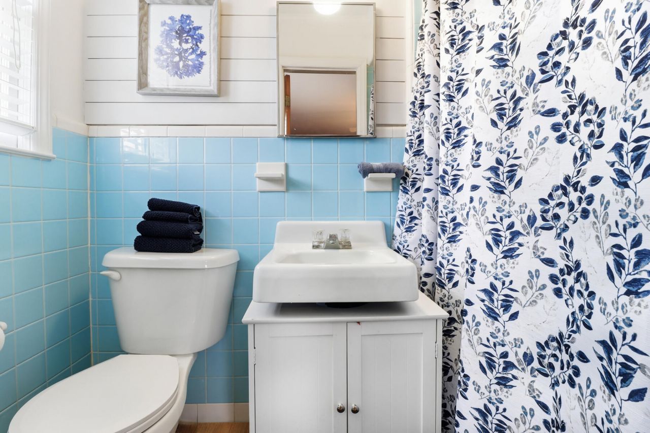 319 E Hampton Street Photo 25