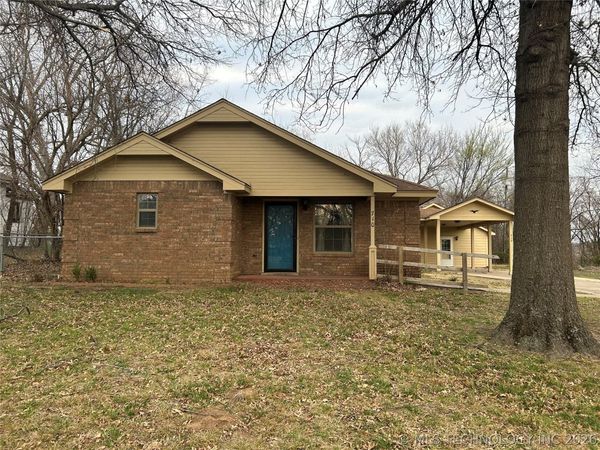 710 Cavalry Street , Fort Gibson, OK 74434