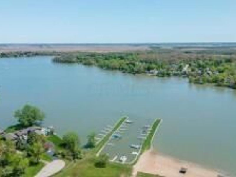 1730 W Choctaw Drive, London, OH 43140 Photo 3