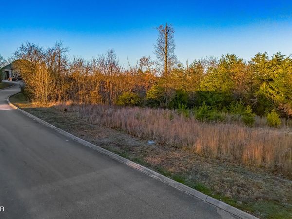 407 Riverbend Drive, Dandridge, TN 37725