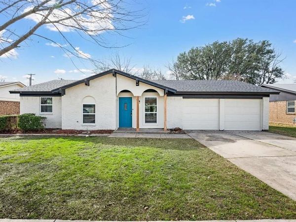 5832 Rosalyn Drive, Watauga, TX 76148