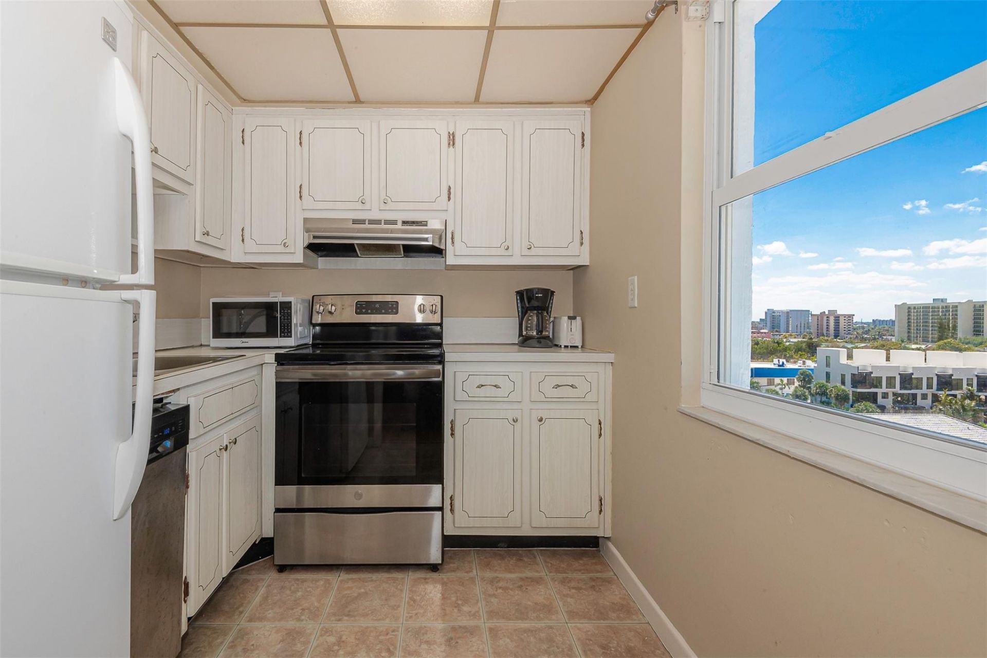 710 N Ocean Boulevard, Unit 701, Pompano Beach, FL 33062 Photo