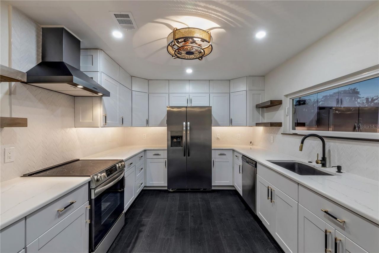 2516 Pine Tree Drive, Edgewater, FL 32141 Photo