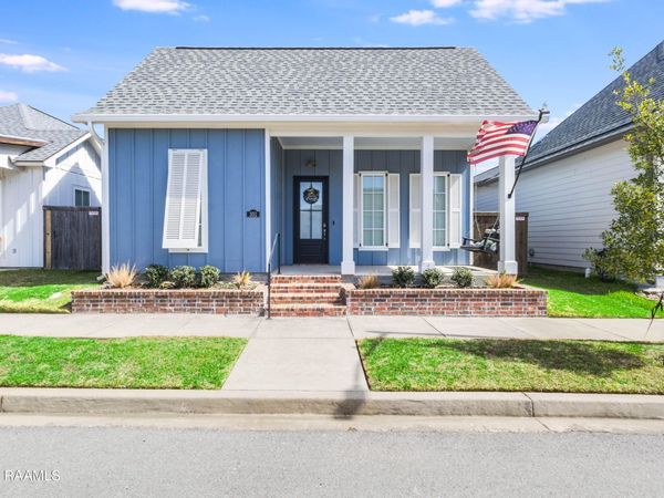 301 Keelingwood Lane, Lafayette, LA 70507