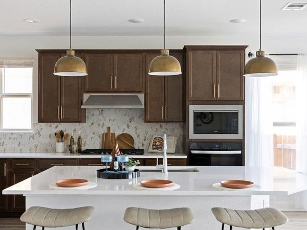 6609 Apache Plum LN, Spicewood, TX 78669