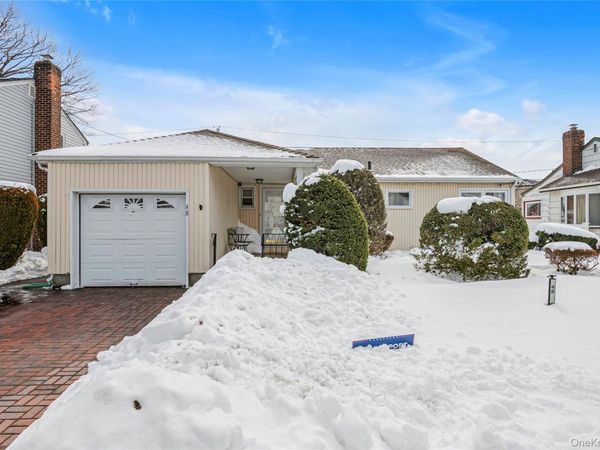 48 Lawrence Street , New Hyde Park, NY 11040