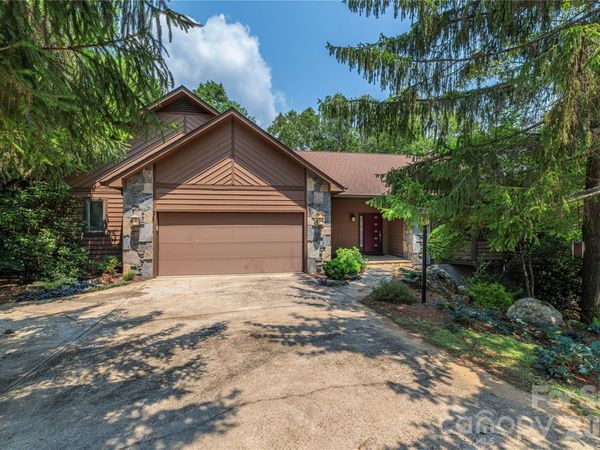 35 Hillcreek Drive, Asheville, NC 28804