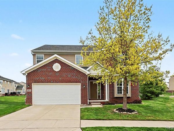 59684 Twin Pines Drive, Lyon Twp, MI 48165