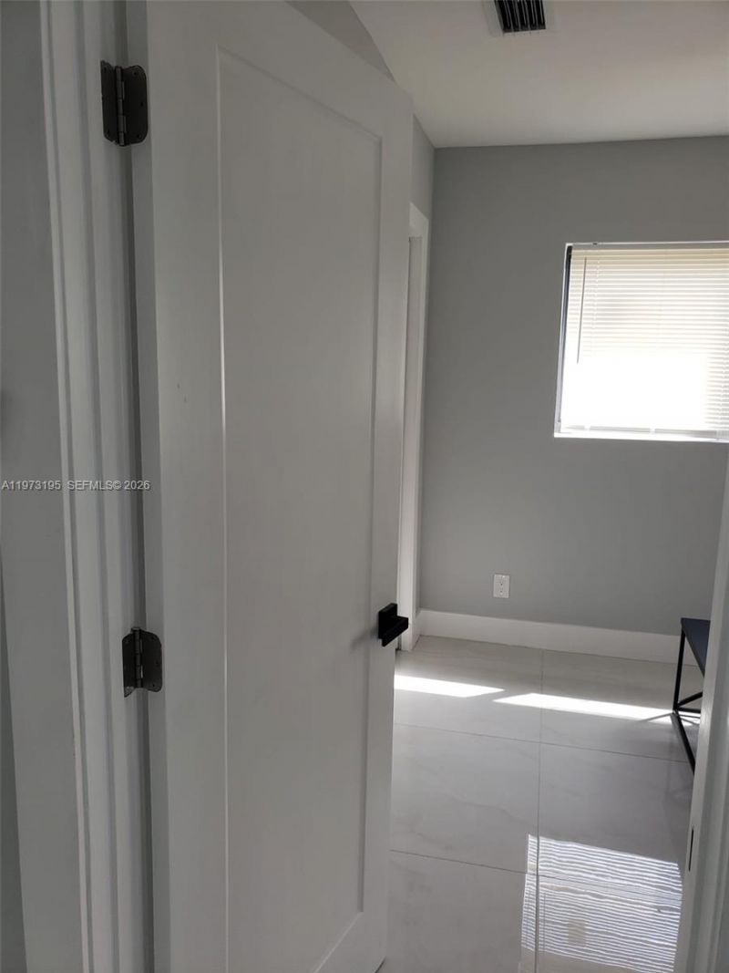 150 NE 169th Ter, North Miami Beach, FL 33162 Photo