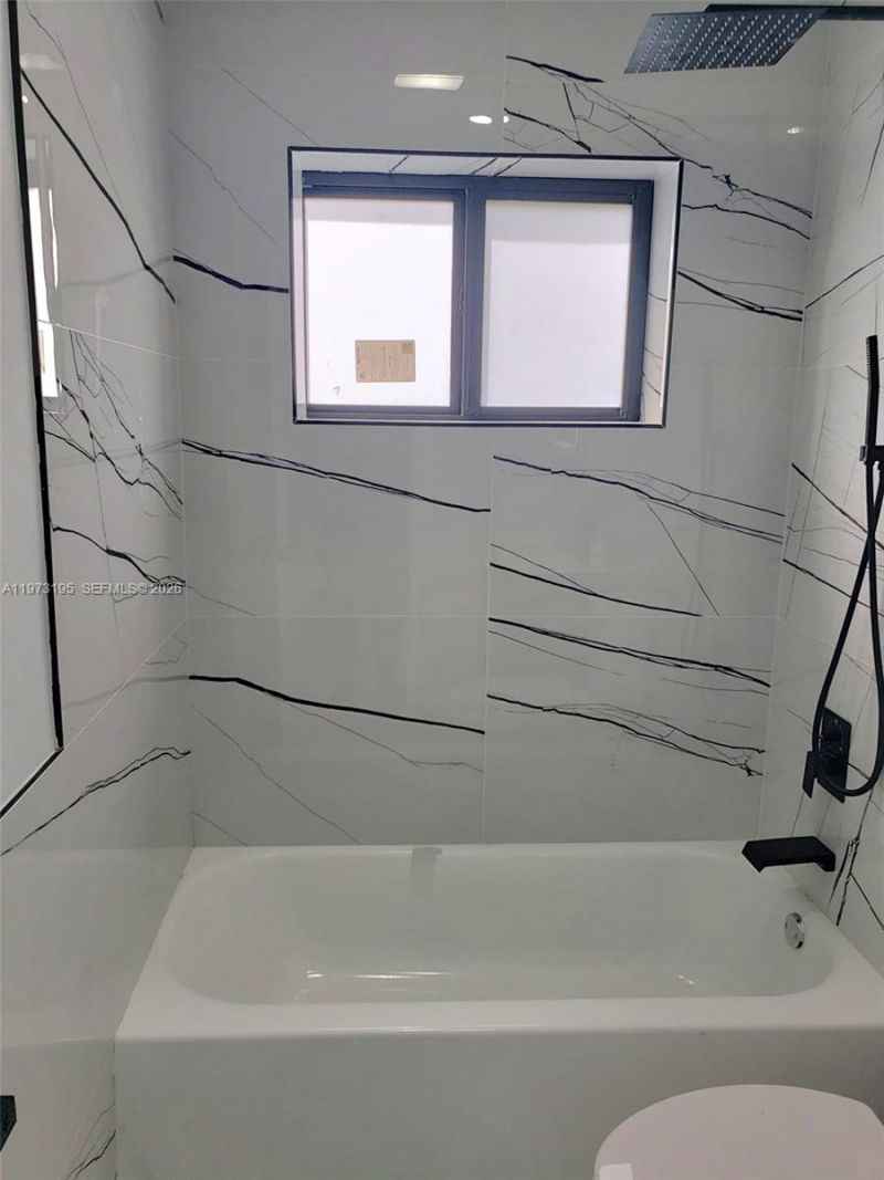 150 NE 169th Ter, North Miami Beach, FL 33162 Photo