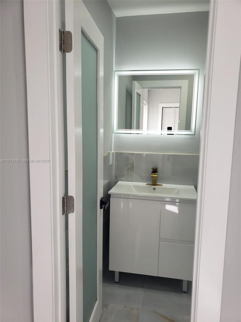 150 NE 169th Ter, North Miami Beach, FL 33162 Photo