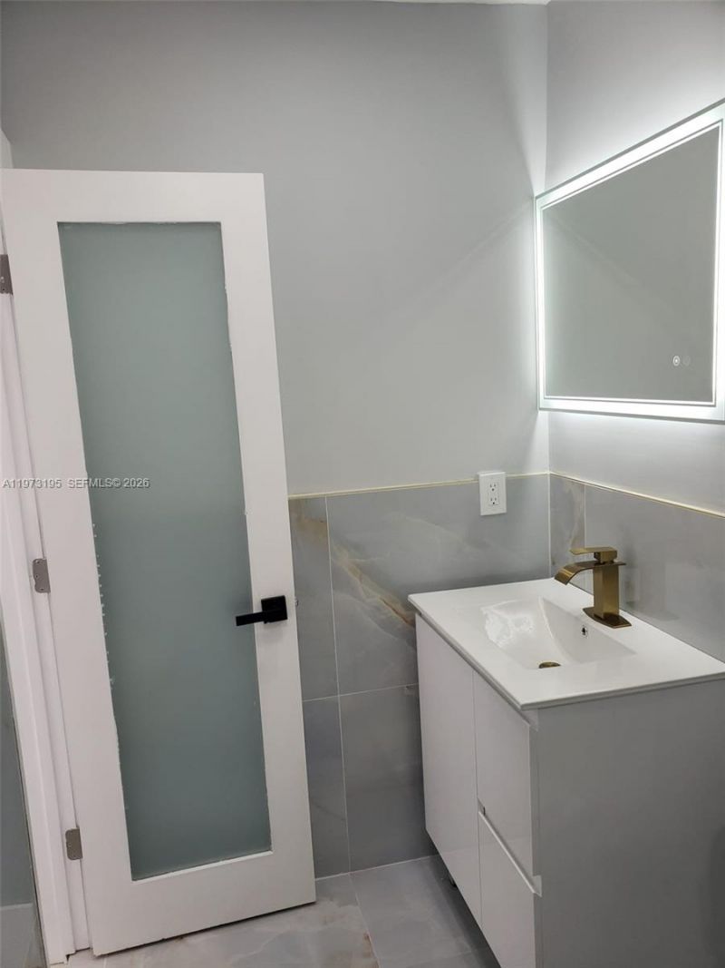 150 NE 169th Ter, North Miami Beach, FL 33162 Photo
