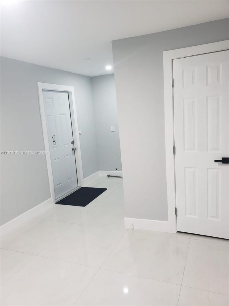 150 NE 169th Ter, North Miami Beach, FL 33162 Photo